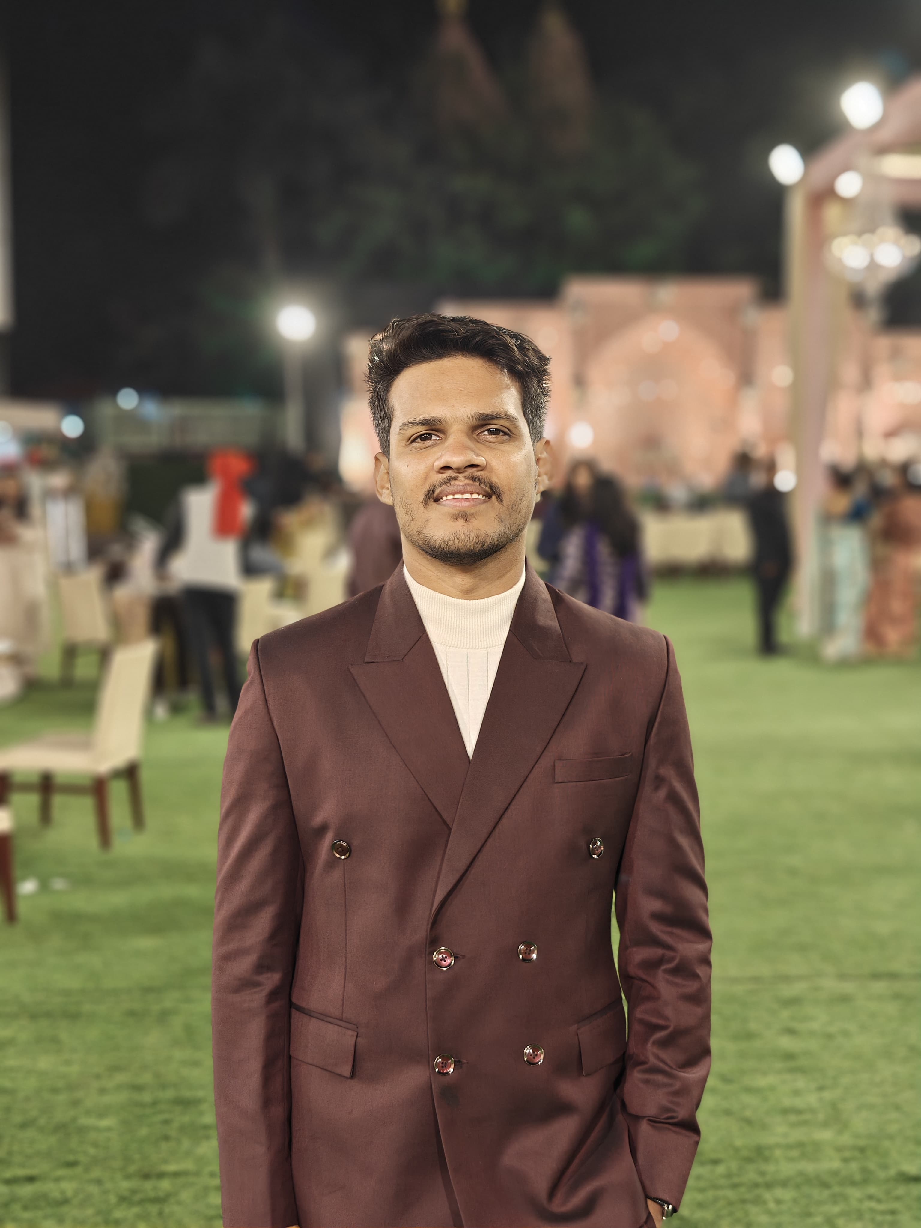 Roveo early adopter and travel enthusiast